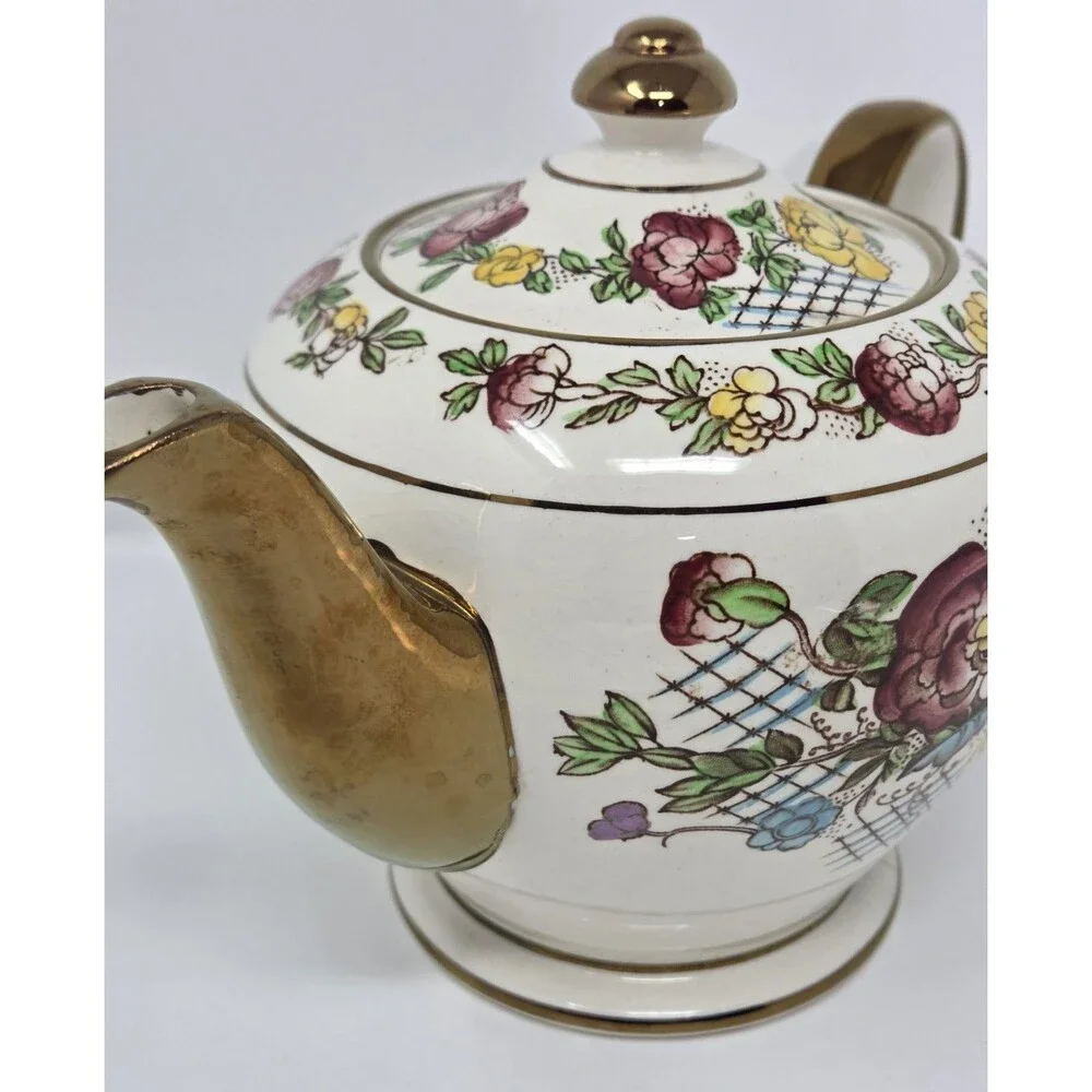 Vintage Sadler Teapot Floral Chintz Gold Gilt Made In England Model 1697‎ E